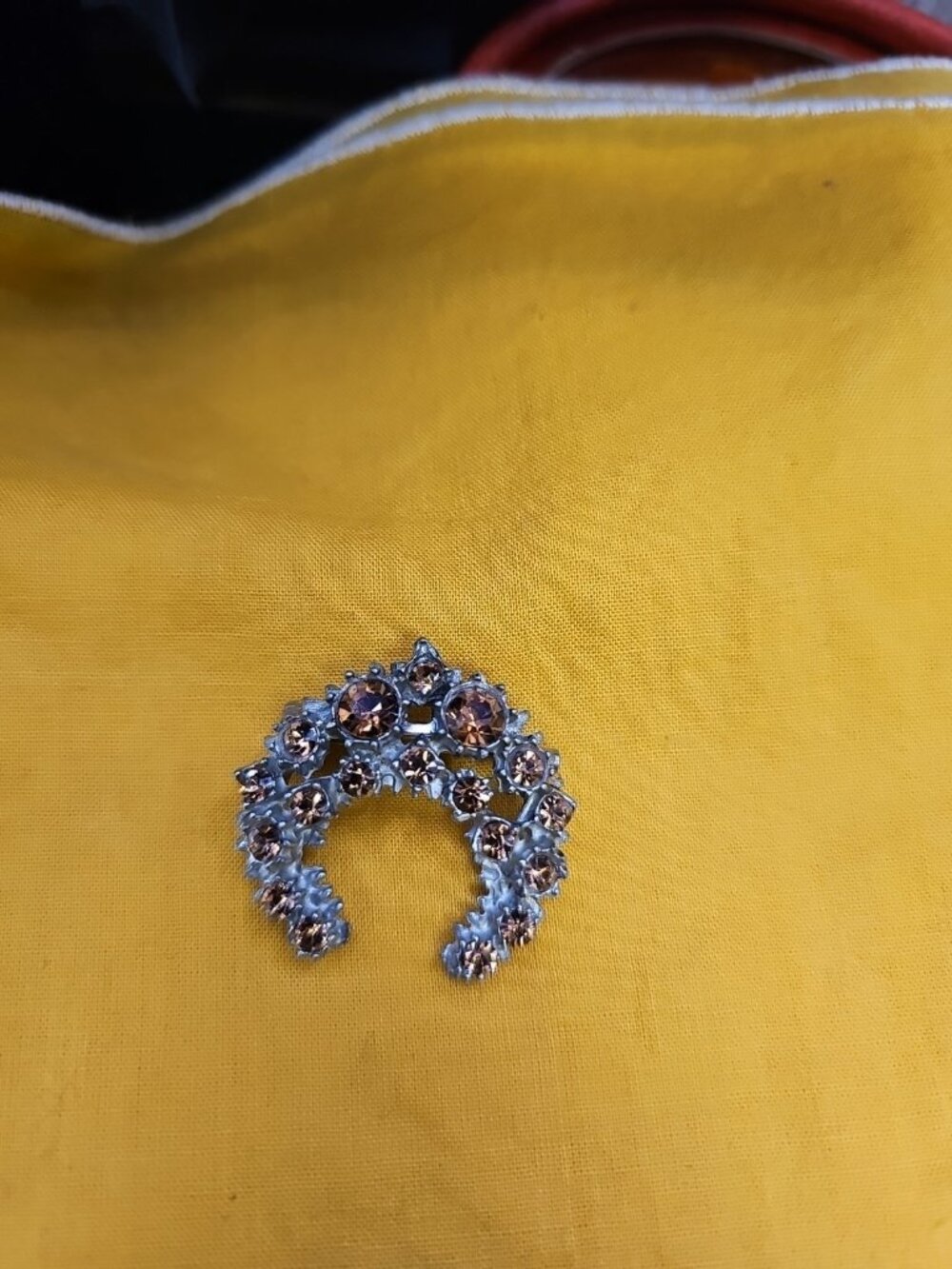 Brooch/pin Champagne Rhinestones Crescent Shape 1 "Inch